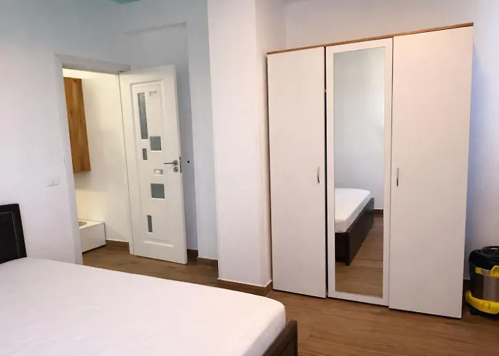 Apartment Rezerva Un Val D24 Ap Doua Dormitoare Si La Mare